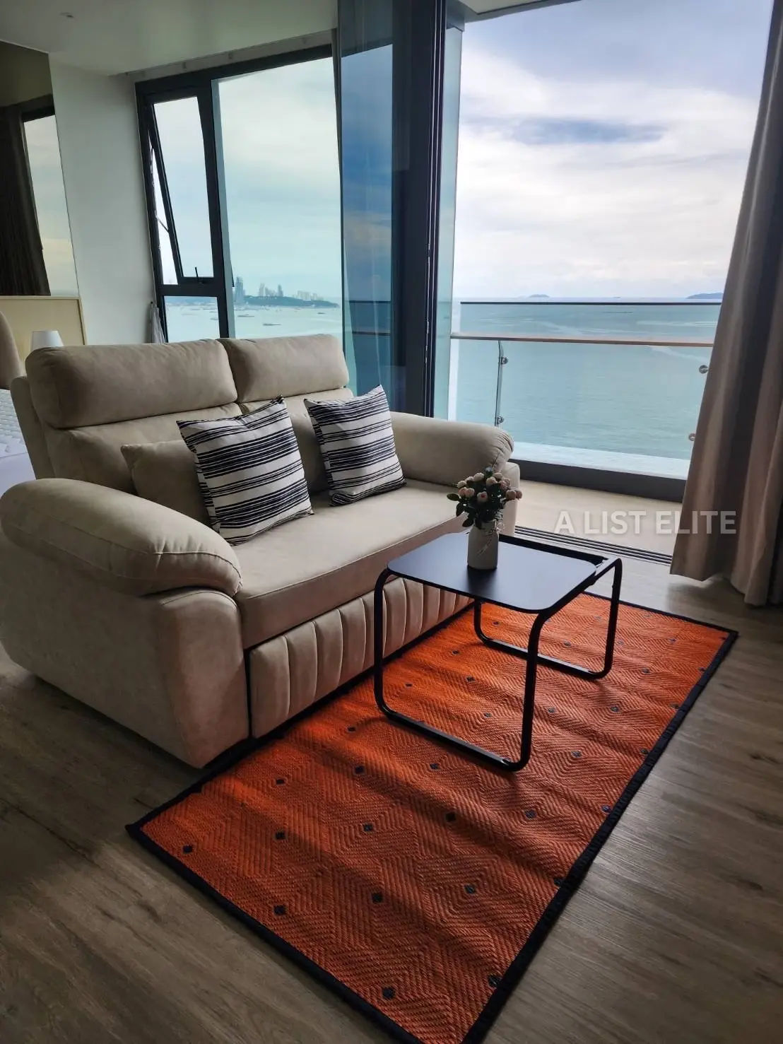 Arom Wongamat Pattaya