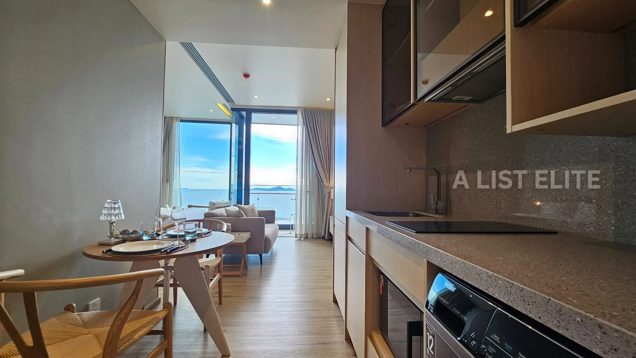 Arom Wongamat Pattaya