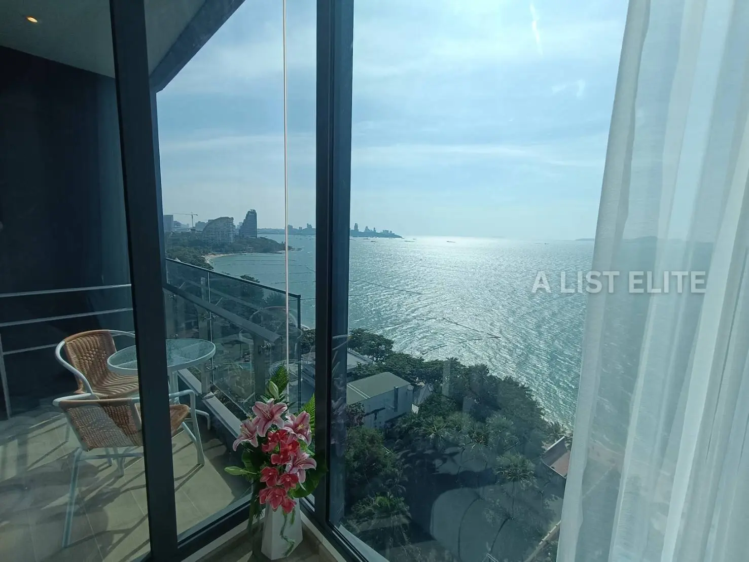 Arom Wongamat Pattaya