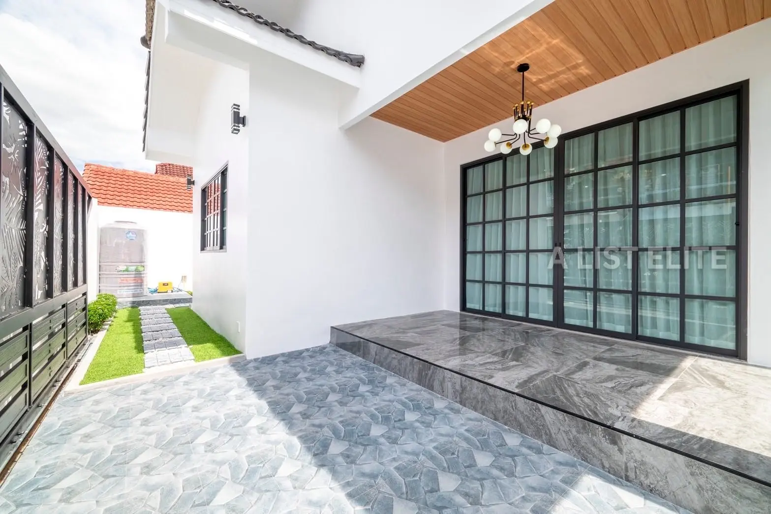 บ้านเดี่ยวชั้นเดียวสไตล์ลักชัวรี่ – เขาน้อย พัทยา