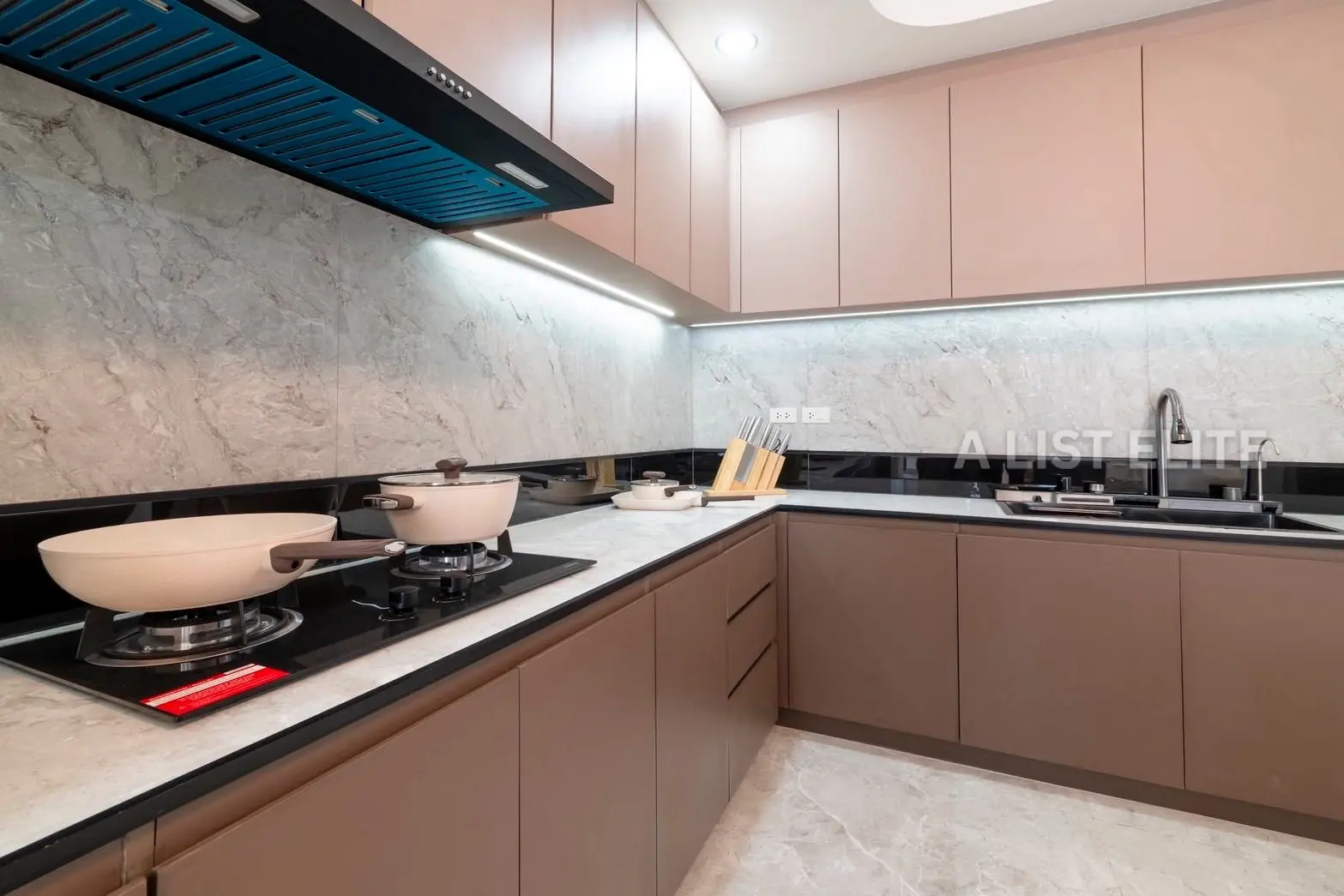 บ้านเดี่ยวชั้นเดียวสไตล์ลักชัวรี่ – เขาน้อย พัทยา