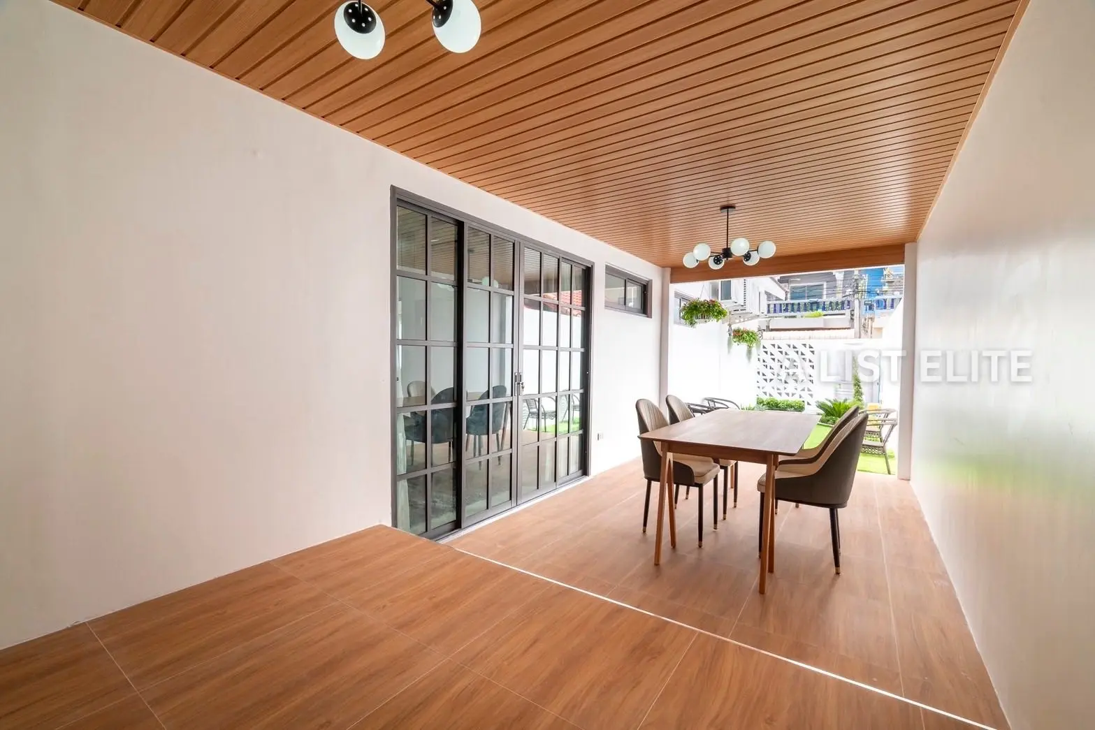 บ้านเดี่ยวชั้นเดียวสไตล์ลักชัวรี่ – เขาน้อย พัทยา