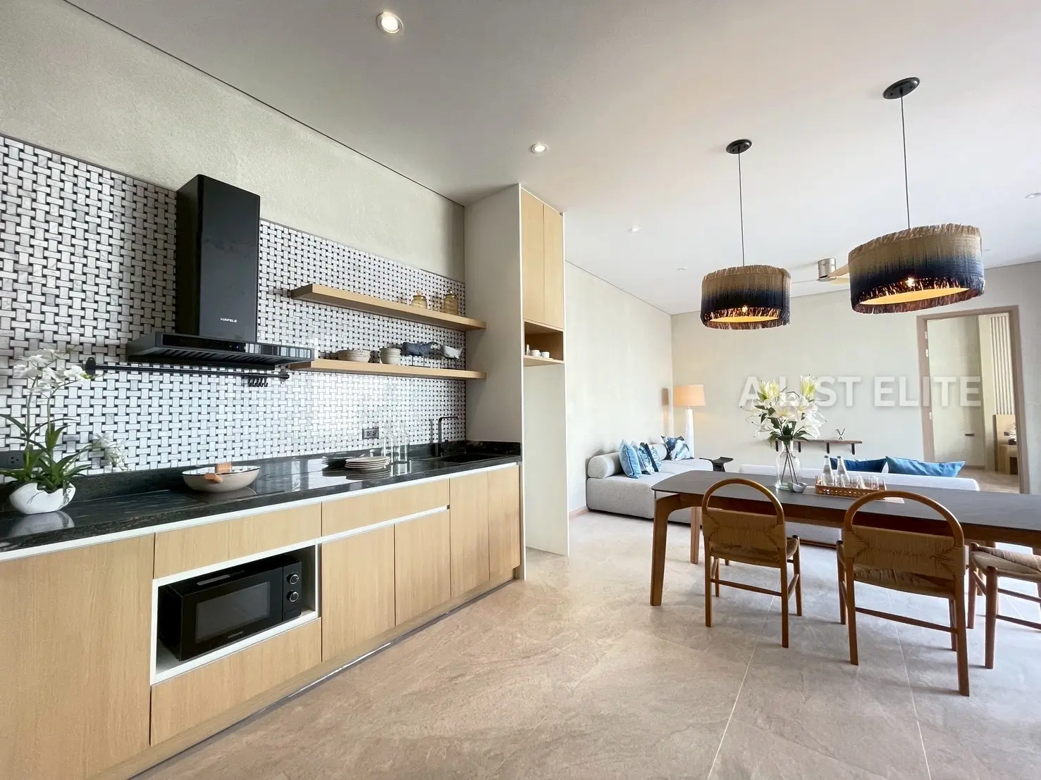 8 pool villas and 1 restaurant, fully furnished, beautifully decorated, Pattaya-Naklua area