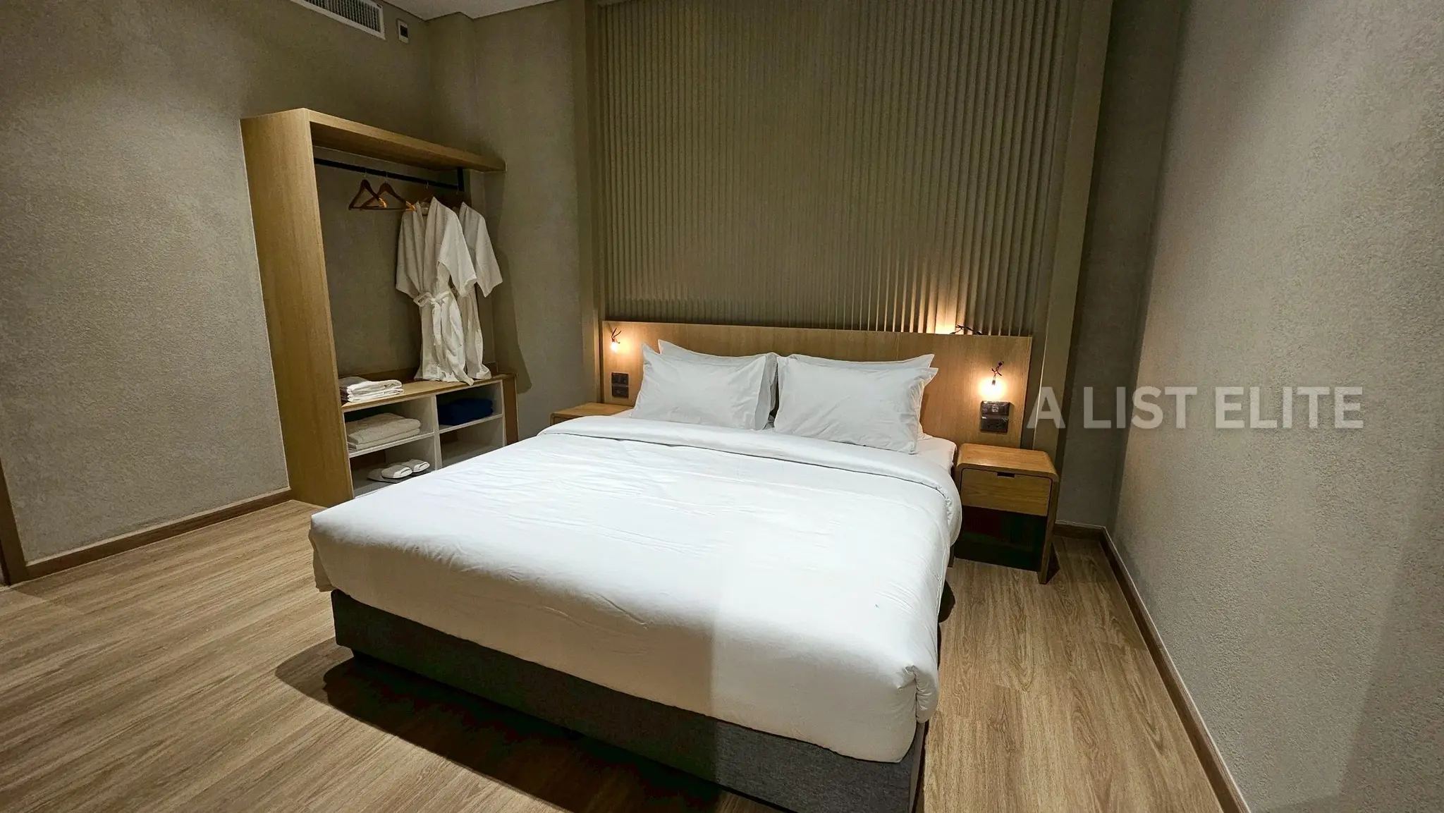 8 pool villas and 1 restaurant, fully furnished, beautifully decorated, Pattaya-Naklua area