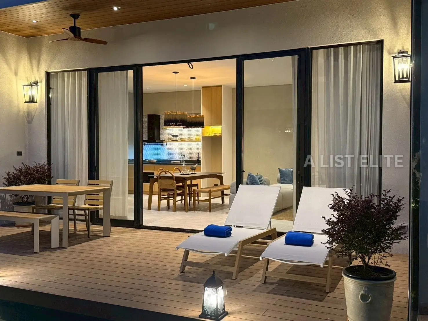 8 pool villas and 1 restaurant, fully furnished, beautifully decorated, Pattaya-Naklua area