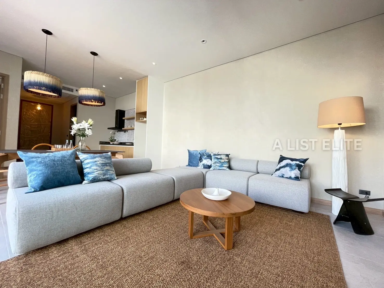 วิลล่าสระว่ายน้ำ 8 หลัง + ร้านอาหาร 1 ยูนิต ทำเลพัทยา–นาเกลือ