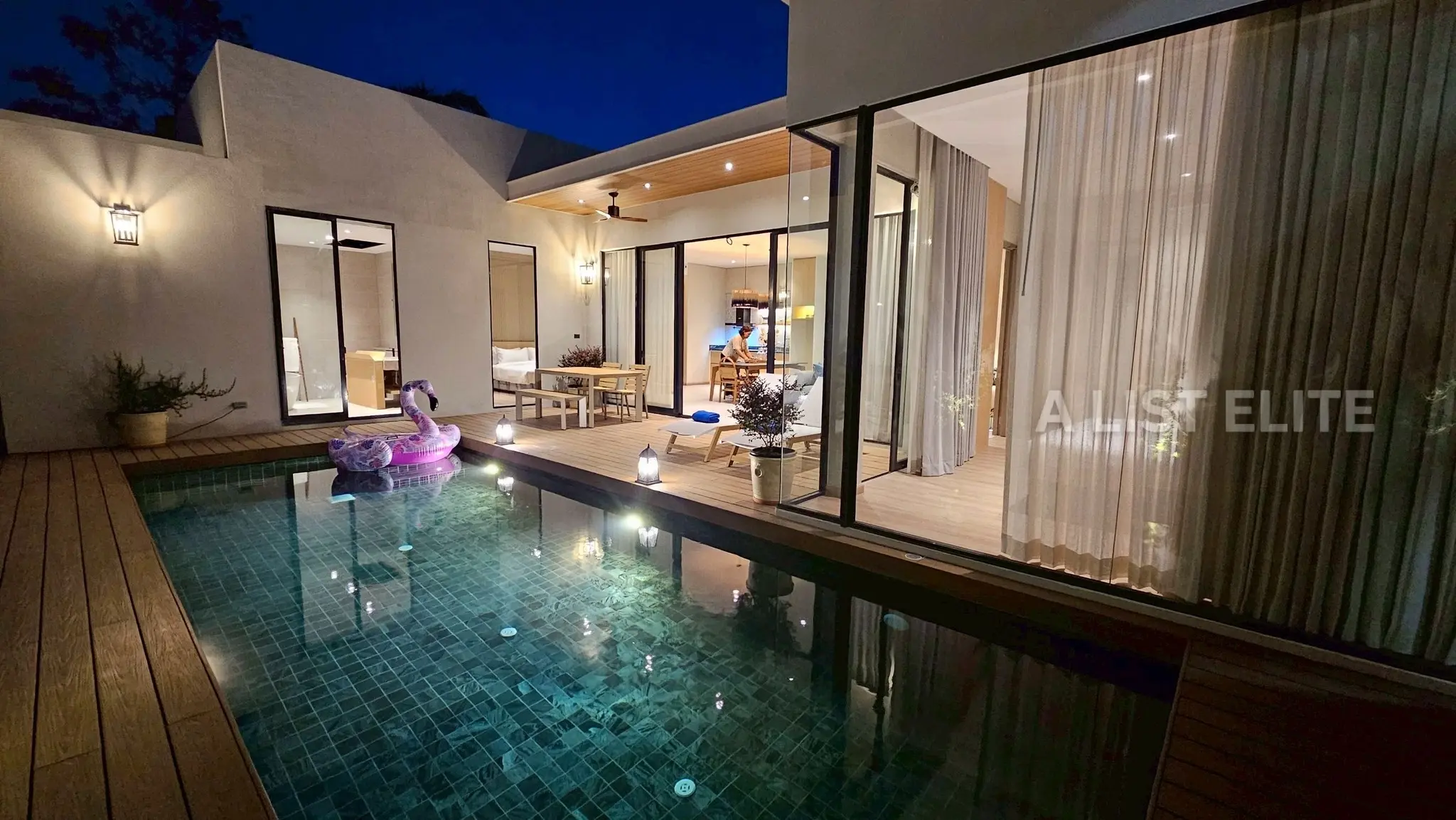 วิลล่าสระว่ายน้ำ 8 หลัง + ร้านอาหาร 1 ยูนิต ทำเลพัทยา–นาเกลือ