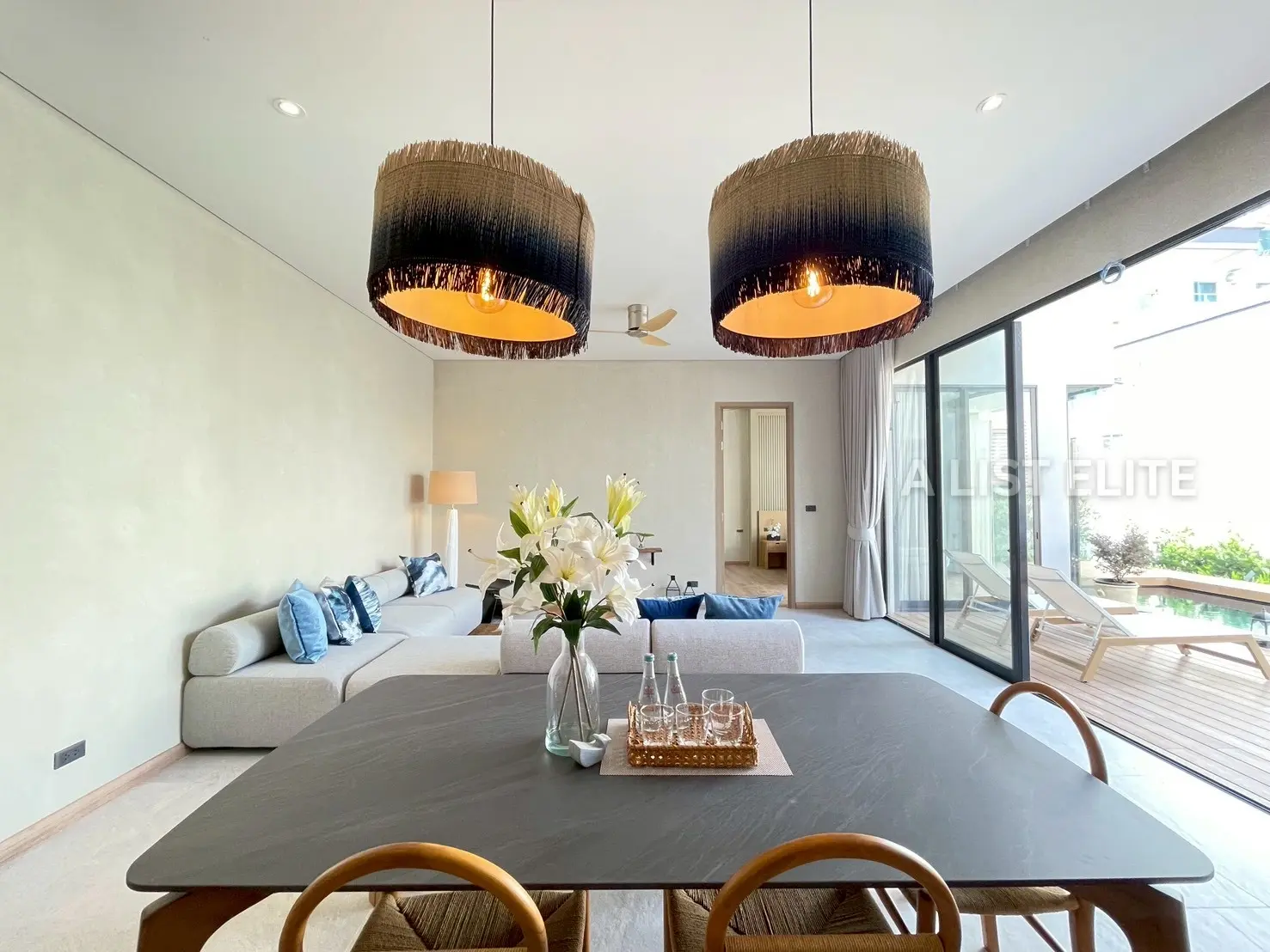 วิลล่าสระว่ายน้ำ 8 หลัง + ร้านอาหาร 1 ยูนิต ทำเลพัทยา–นาเกลือ