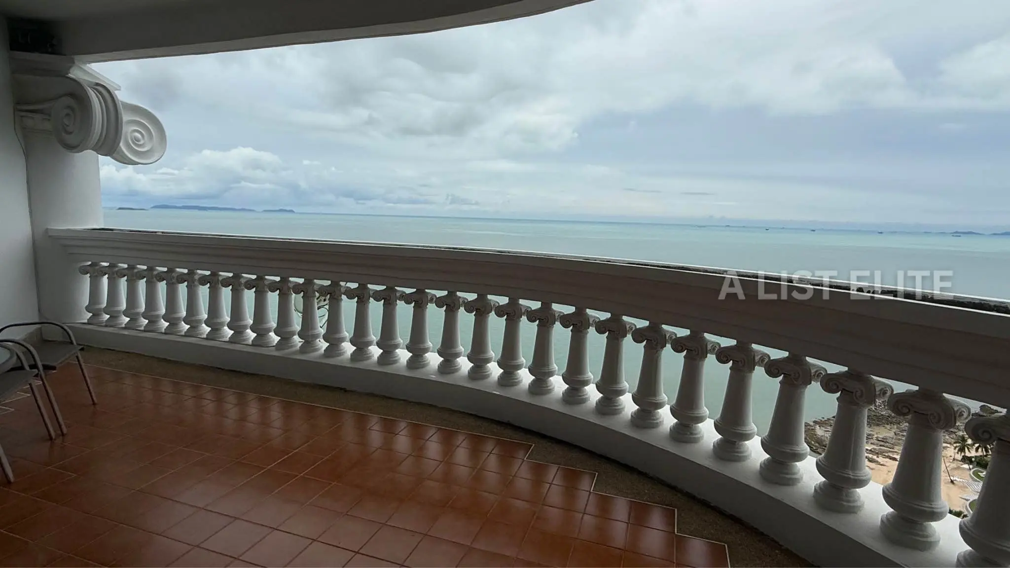 Silver Beach Condominium ซิลเวอร์ บีช คอนโดมิเนียม