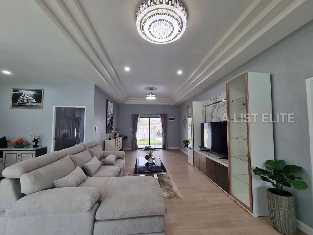 3 Bedroom 4 Bathroom Pool Villa in Bangsaray, Pattaya