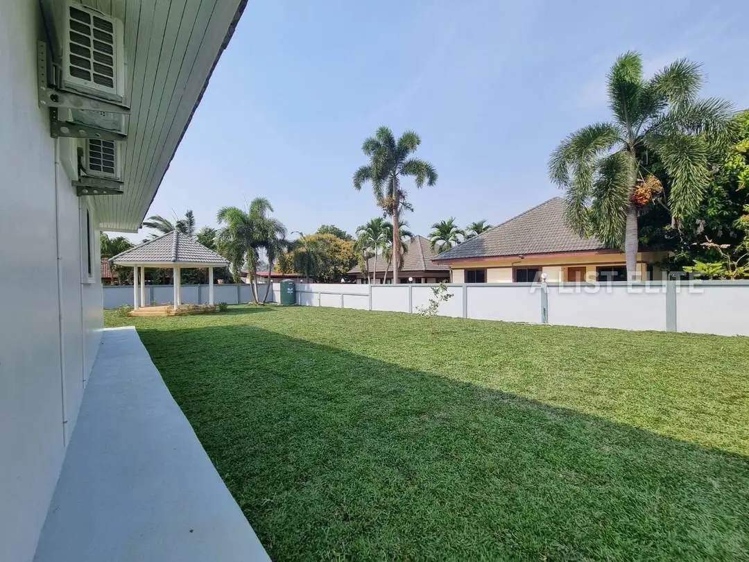 3 Bedroom 4 Bathroom Pool Villa in Bangsaray, Pattaya