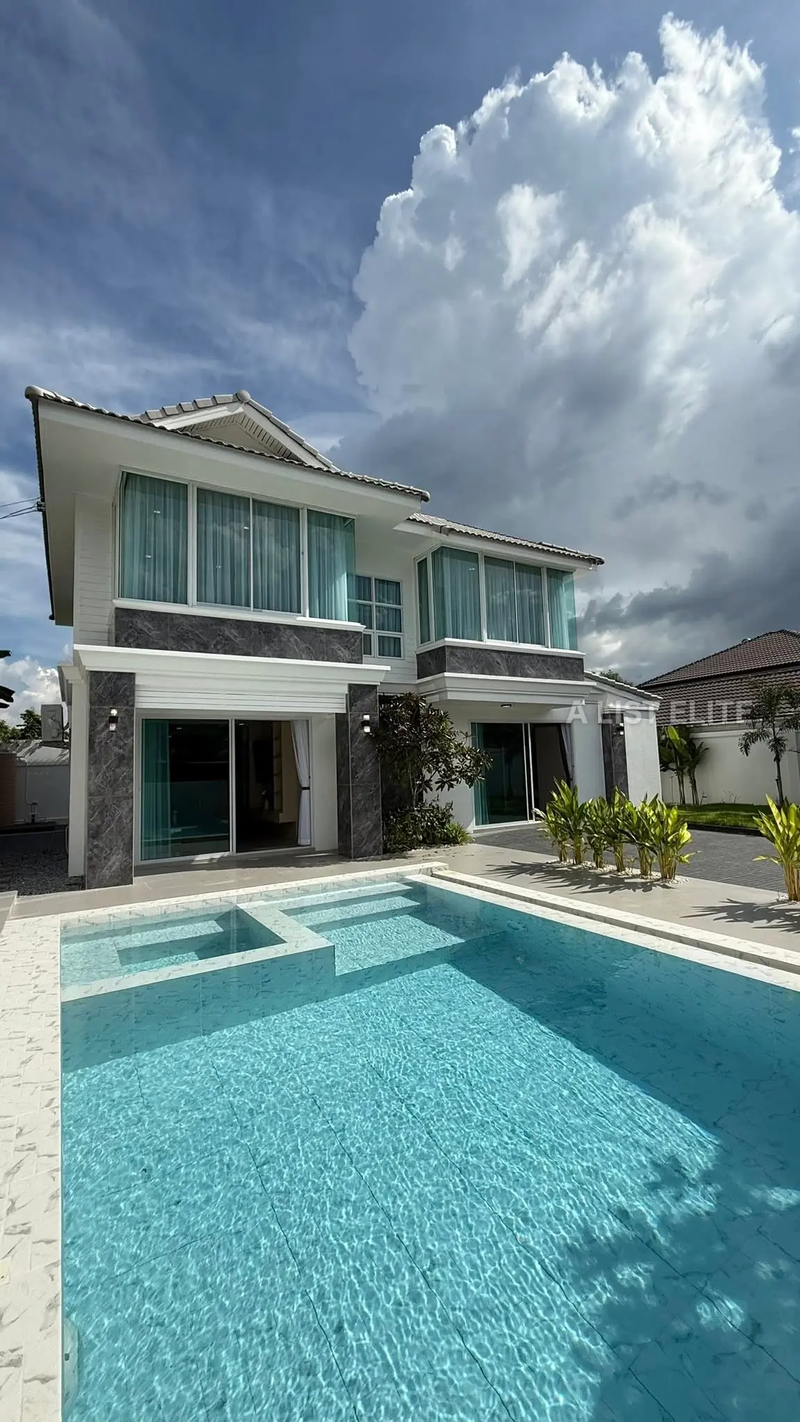 Hansa Paradise Hill, Pattaya