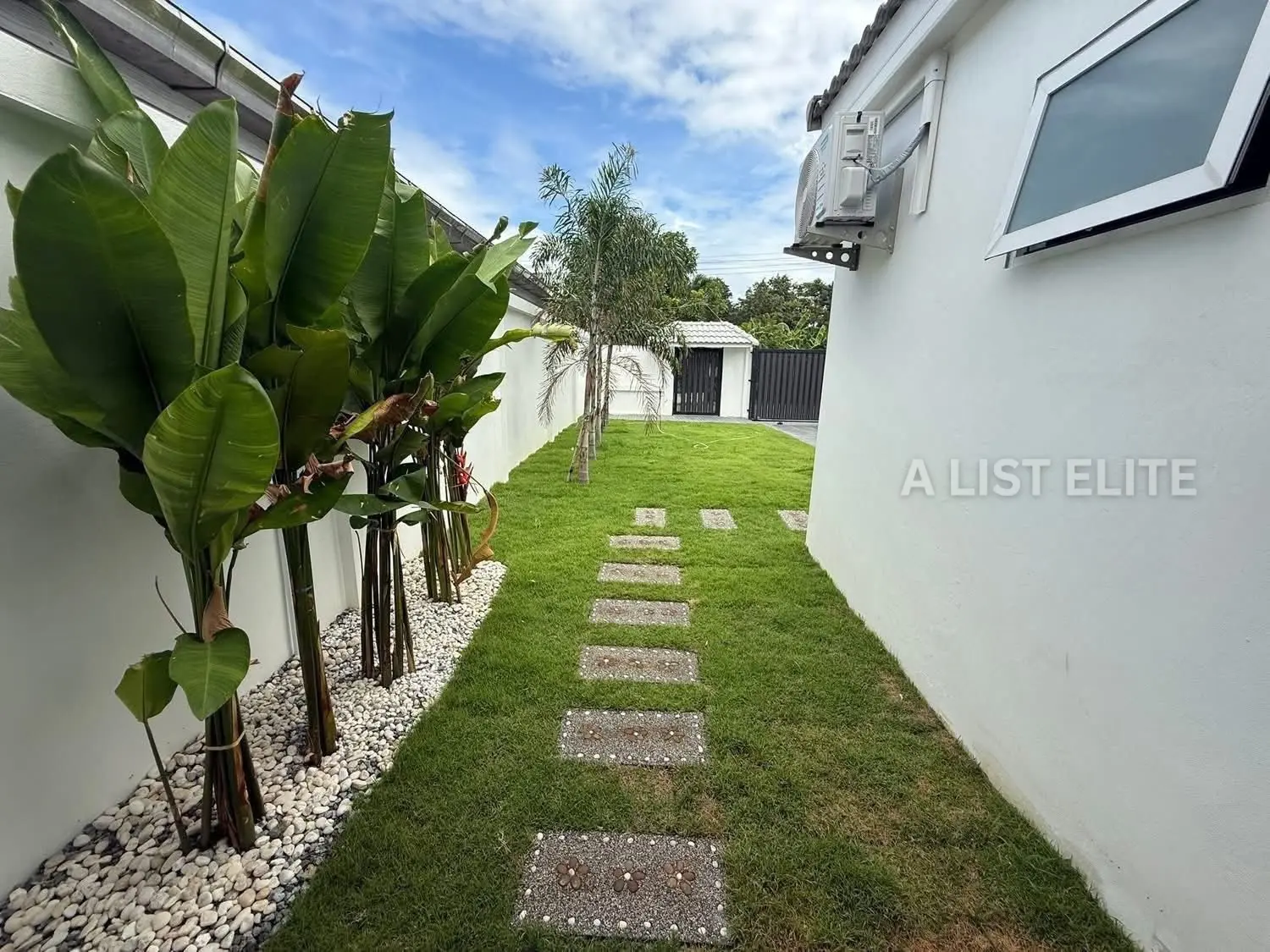 Hansa Paradise Hill, Pattaya