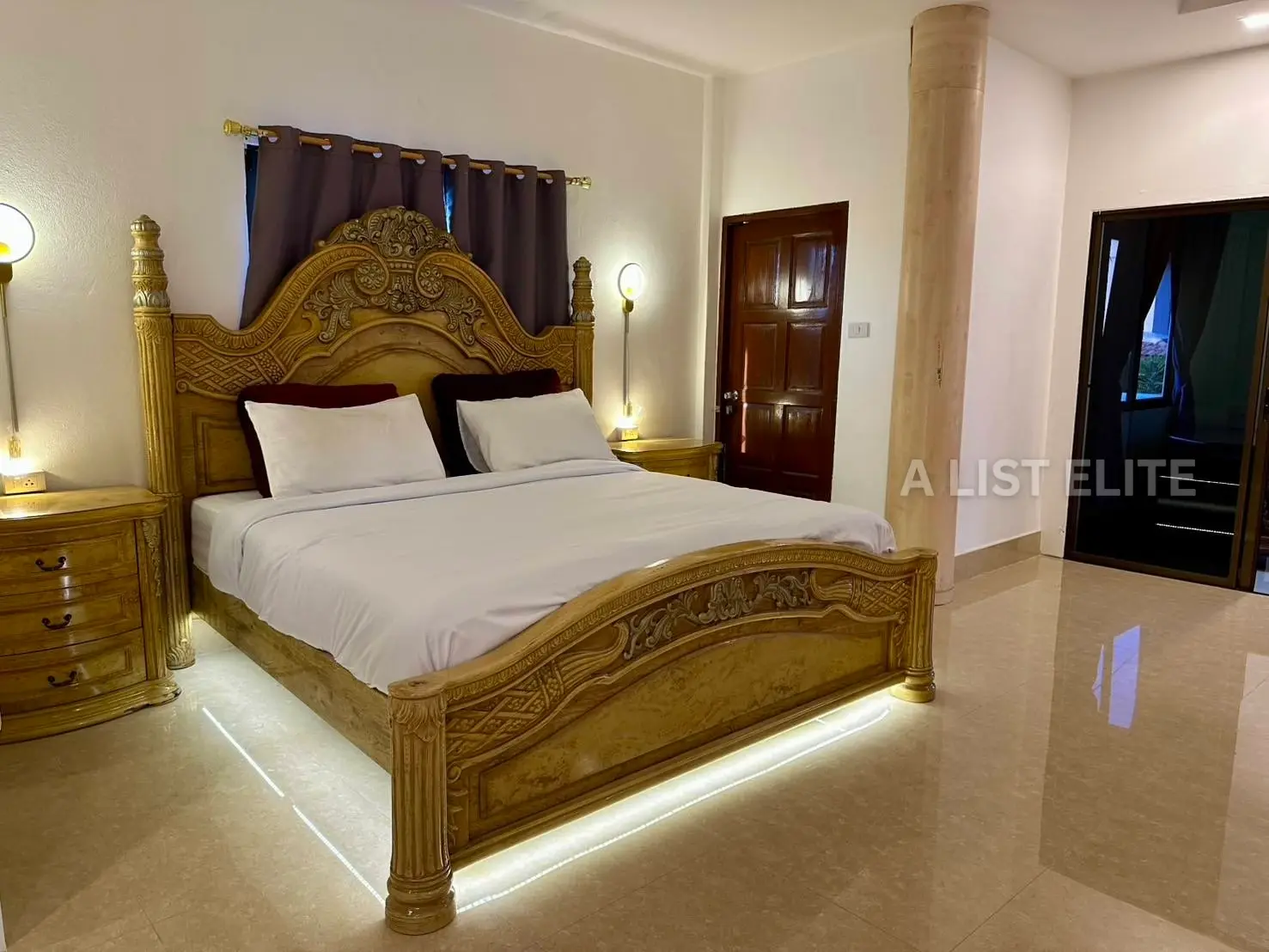 Spacious 5-Bedroom Pool Villa in Eakmongkol 2 Jomtien For Rent