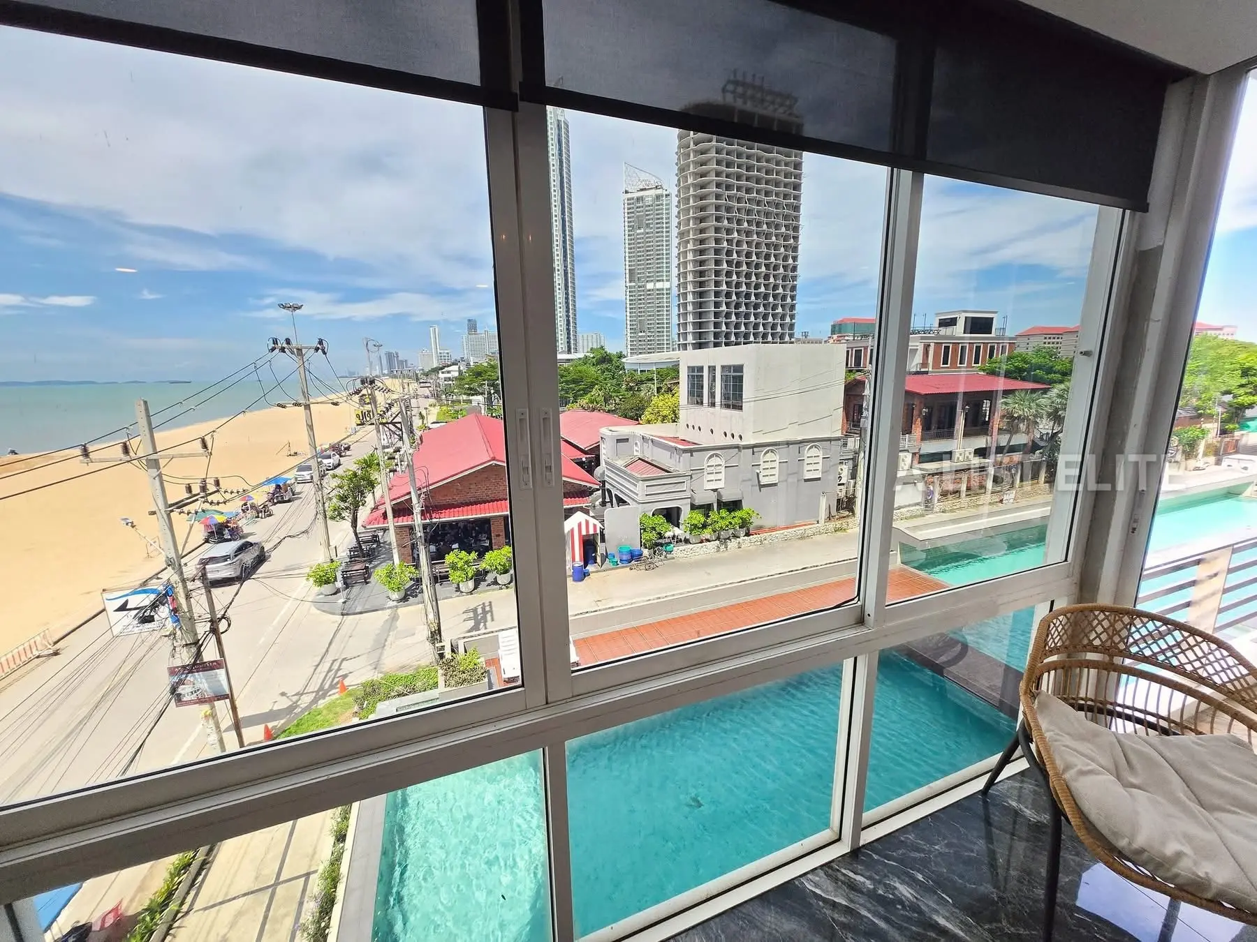 3 Bedroom 3 Bathroom Condominium in Musselana, Pattaya