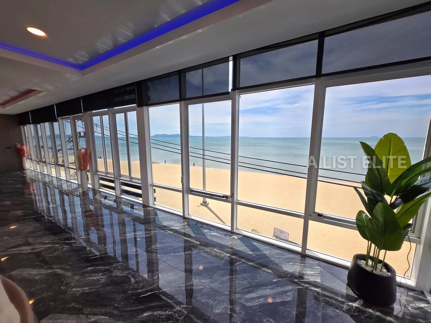 3 Bedroom 3 Bathroom Condominium in Musselana, Pattaya