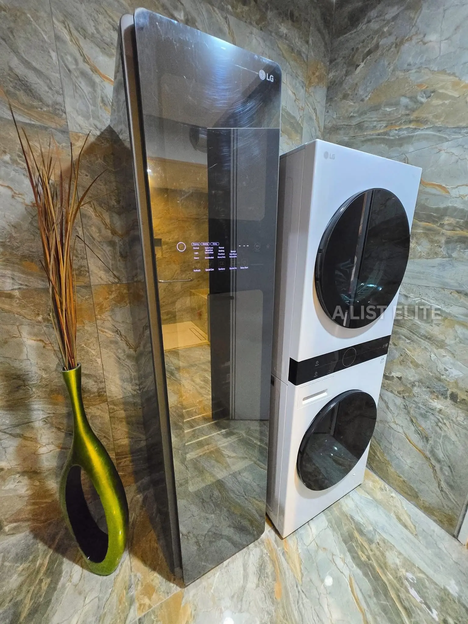 3 Bedroom 3 Bathroom Condominium in Musselana, Pattaya