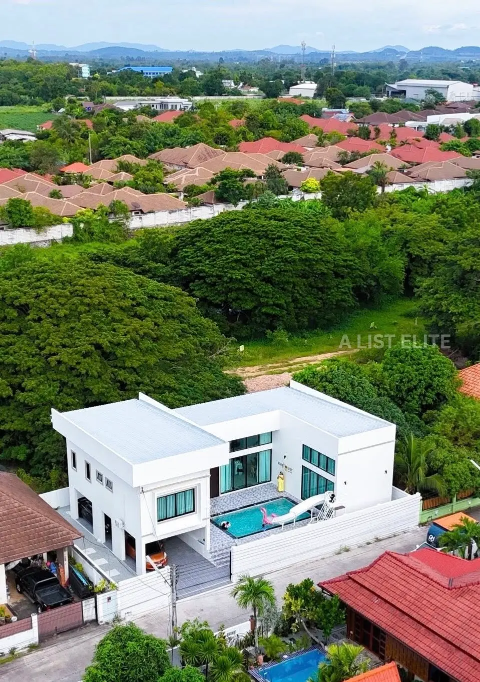 4 Bedroom 4 Bathroom Pool Villa in LoFtVille66, Huai Yai, Pattaya