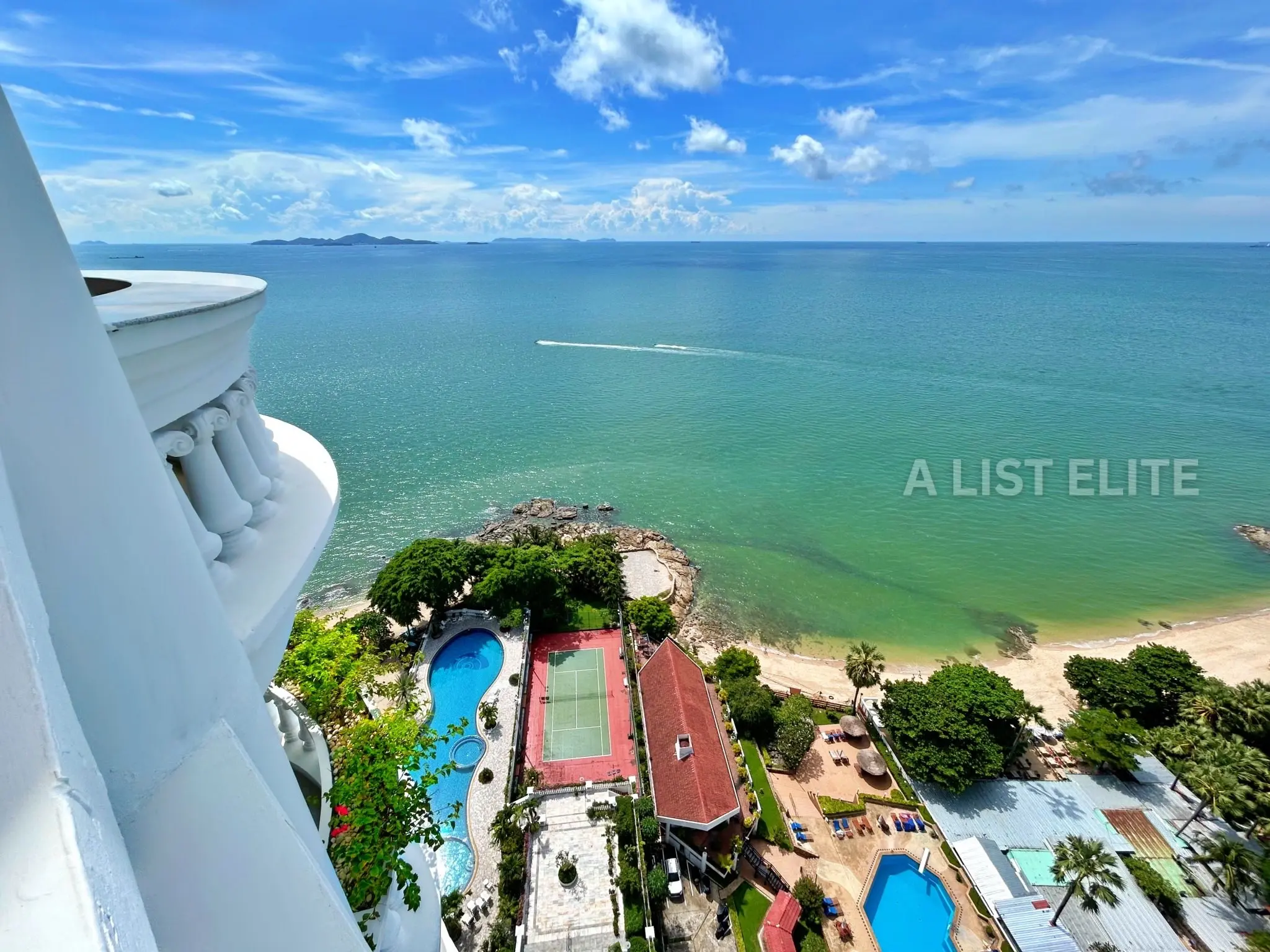 Silver Beach Condominium ซิลเวอร์ บีช คอนโดมิเนียม