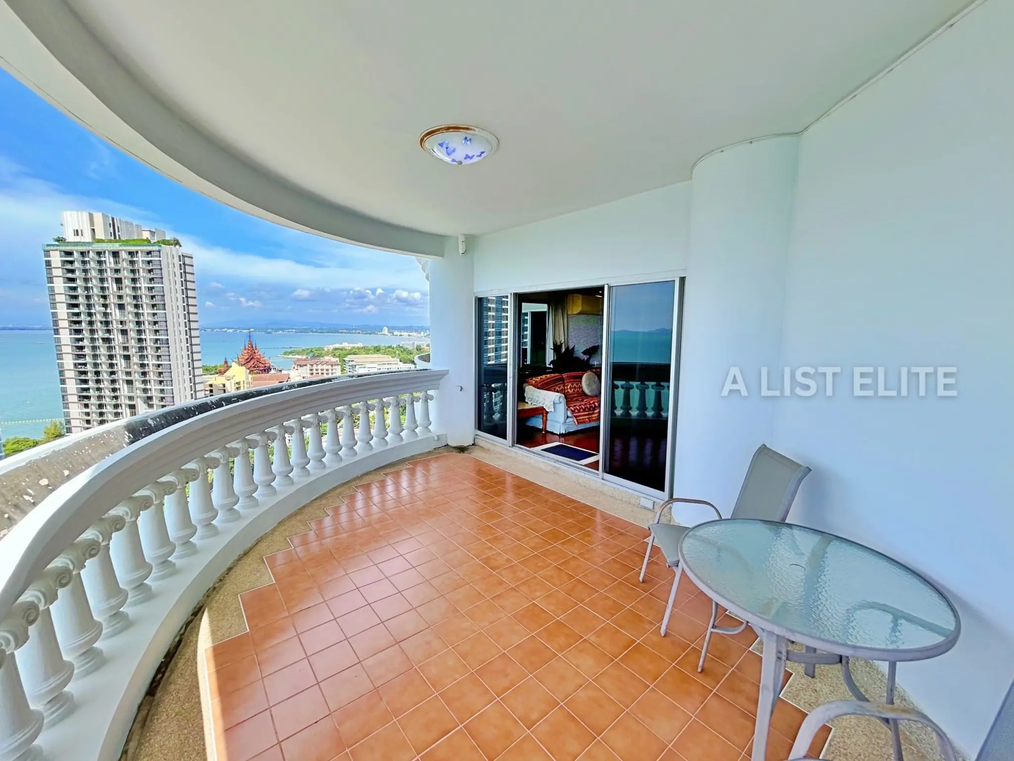 Silver Beach Condominium ซิลเวอร์ บีช คอนโดมิเนียม