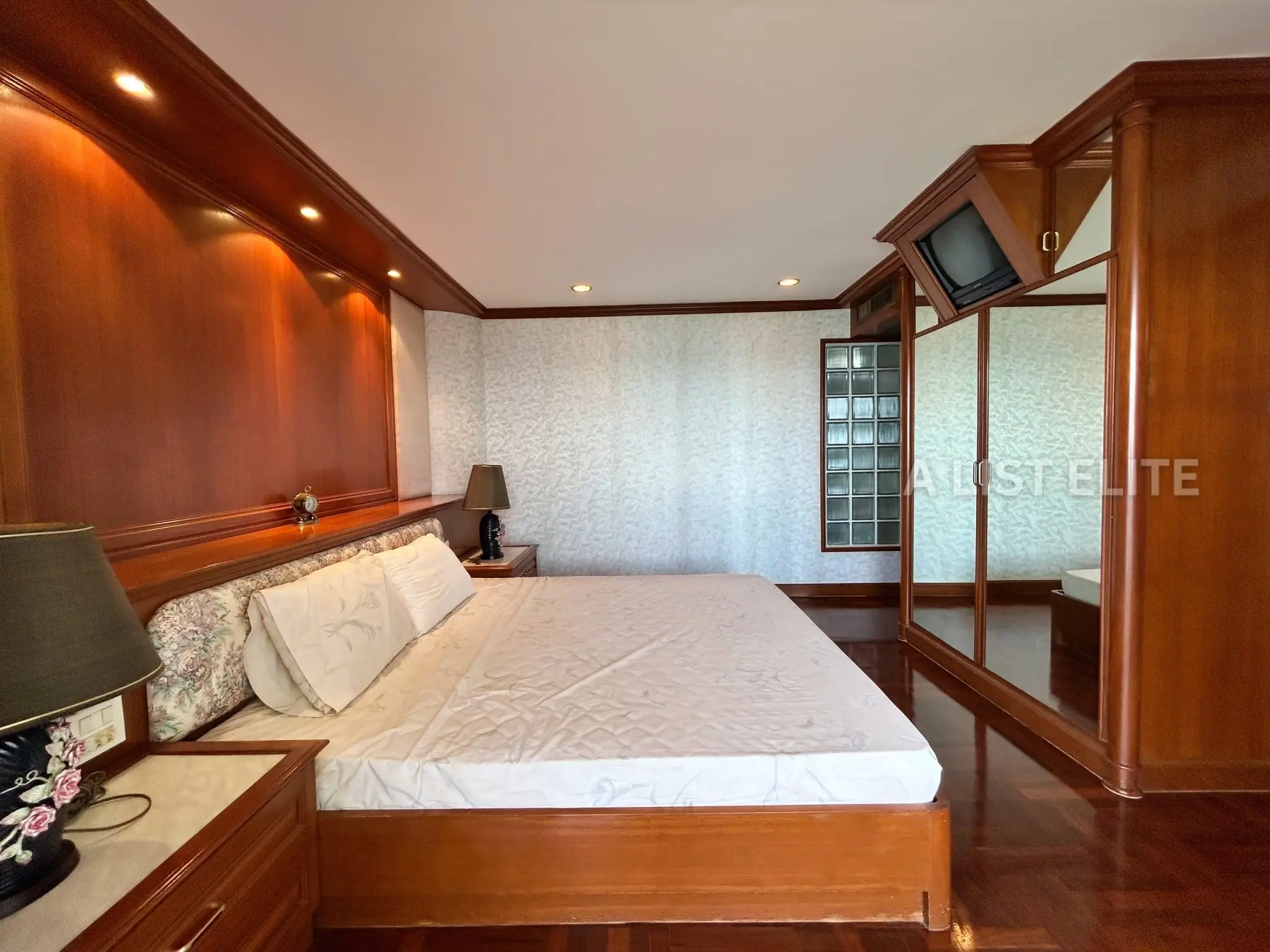 Silver Beach Condominium ซิลเวอร์ บีช คอนโดมิเนียม