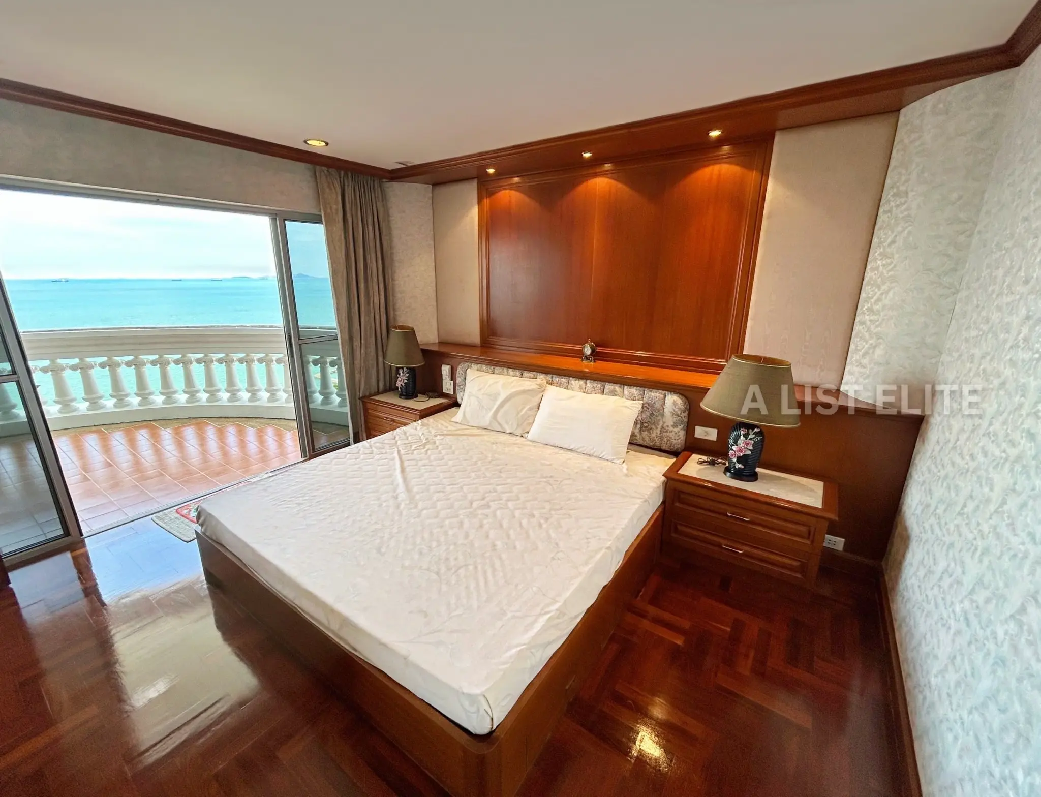 Silver Beach Condominium ซิลเวอร์ บีช คอนโดมิเนียม