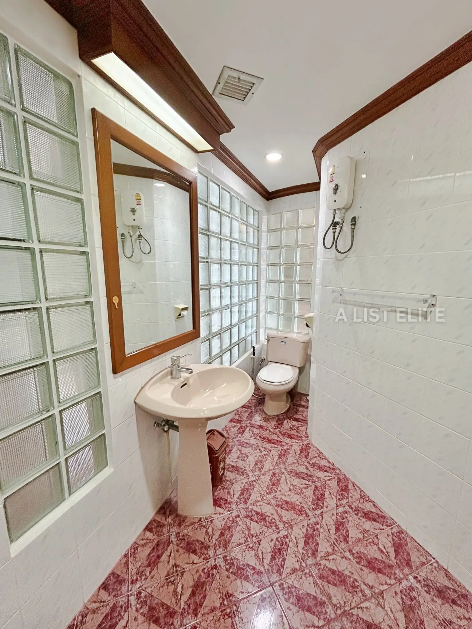 Silver Beach Condominium ซิลเวอร์ บีช คอนโดมิเนียม