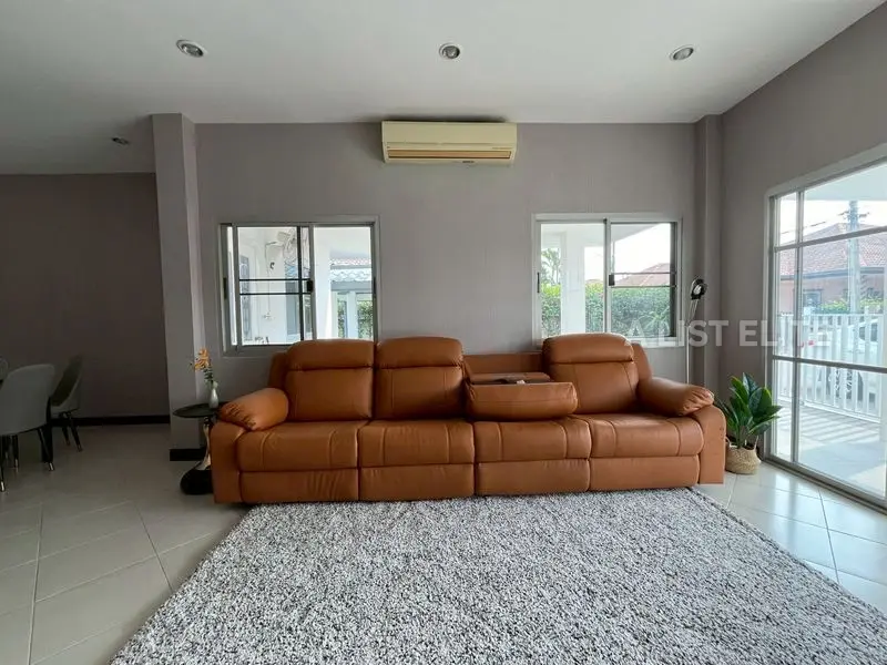 3 Bedroom 3 Bathroom Pool Villa in Pattaya