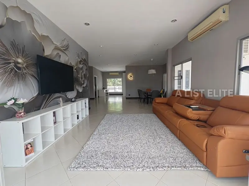 3 Bedroom 3 Bathroom Pool Villa in Pattaya