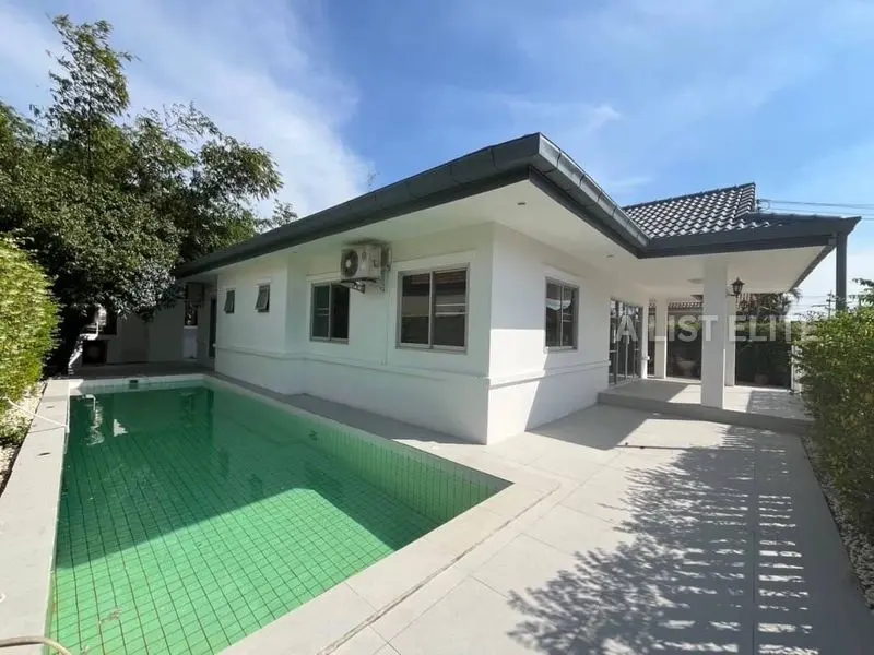 3 Bedroom 3 Bathroom Pool Villa in Pattaya
