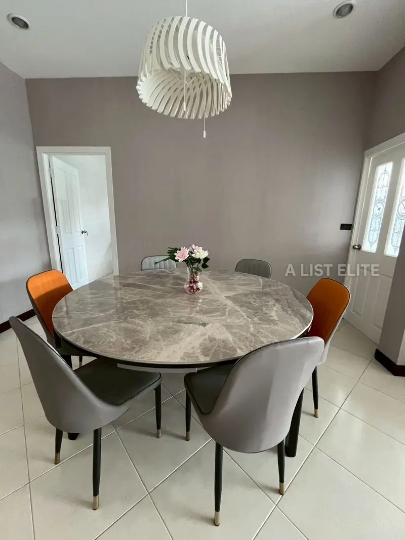 3 Bedroom 3 Bathroom Pool Villa in Pattaya