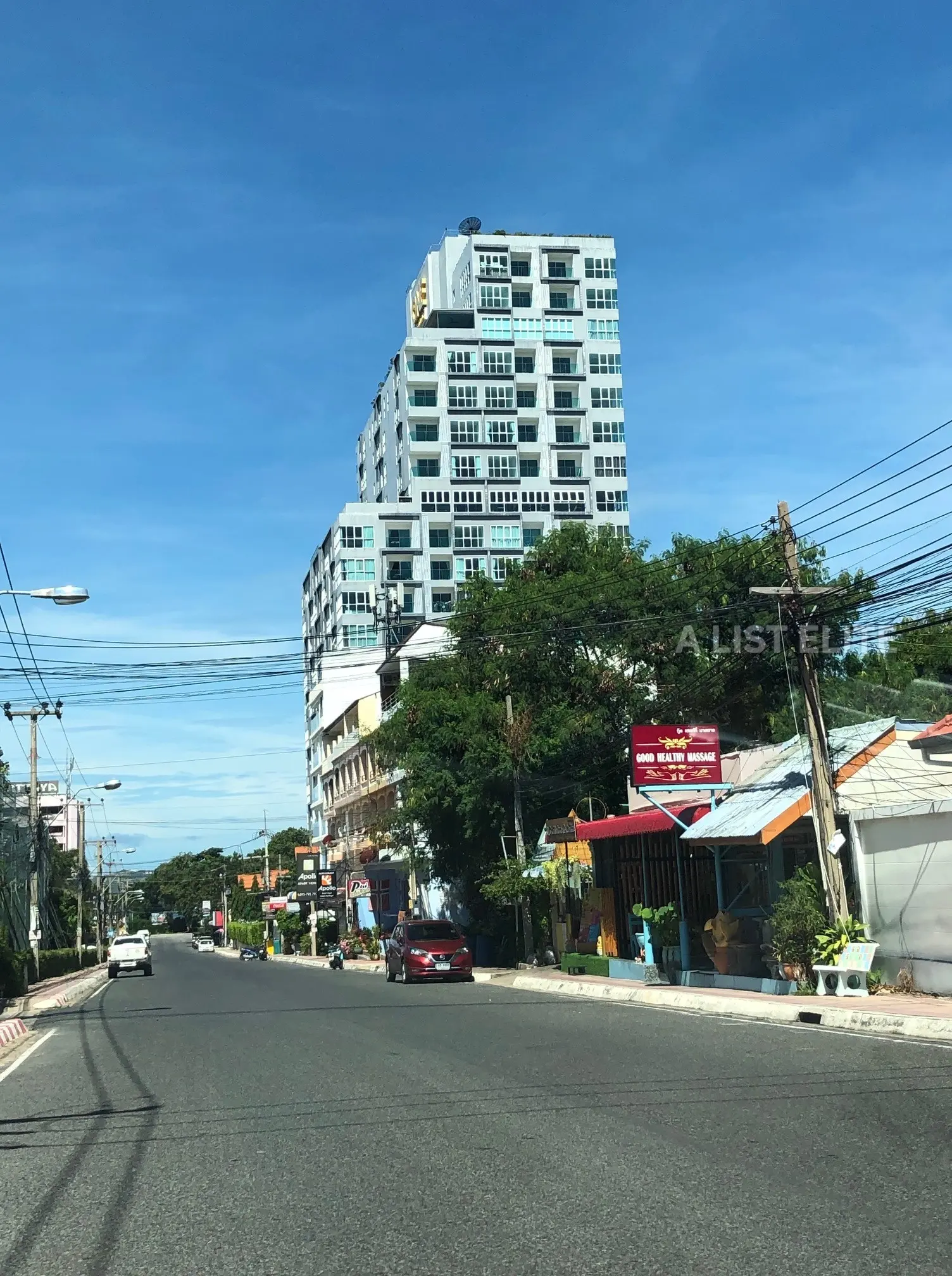 One Tower Phratamnak