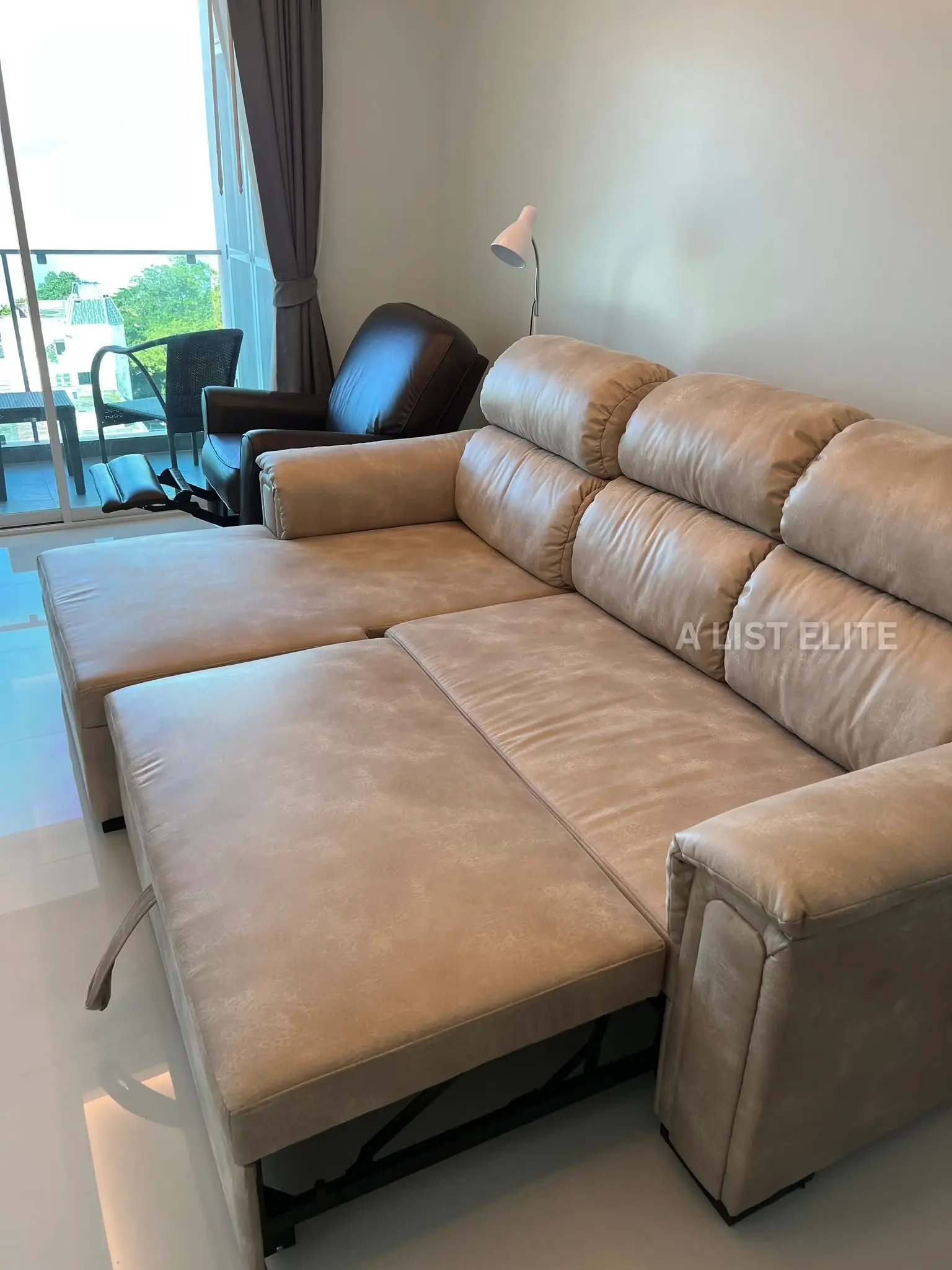 One Tower Phratamnak