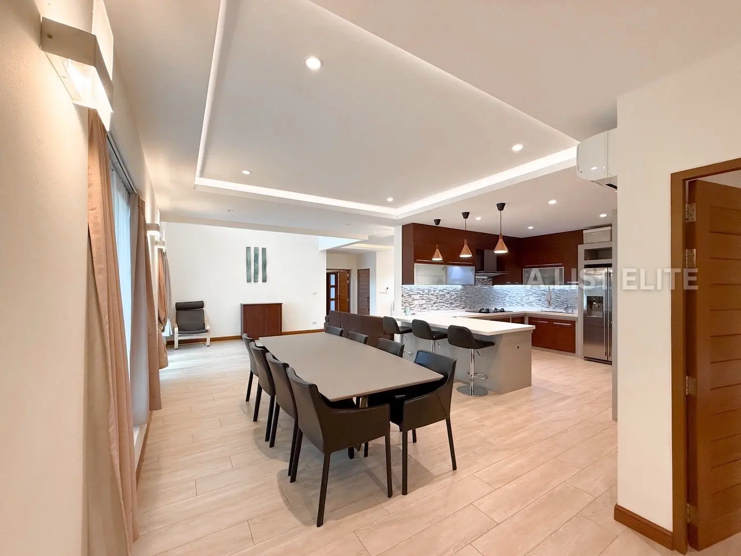 บ้านหรู 4 ห้องนอน 4 ห้องน้ำ บางเสร่ พัทยา