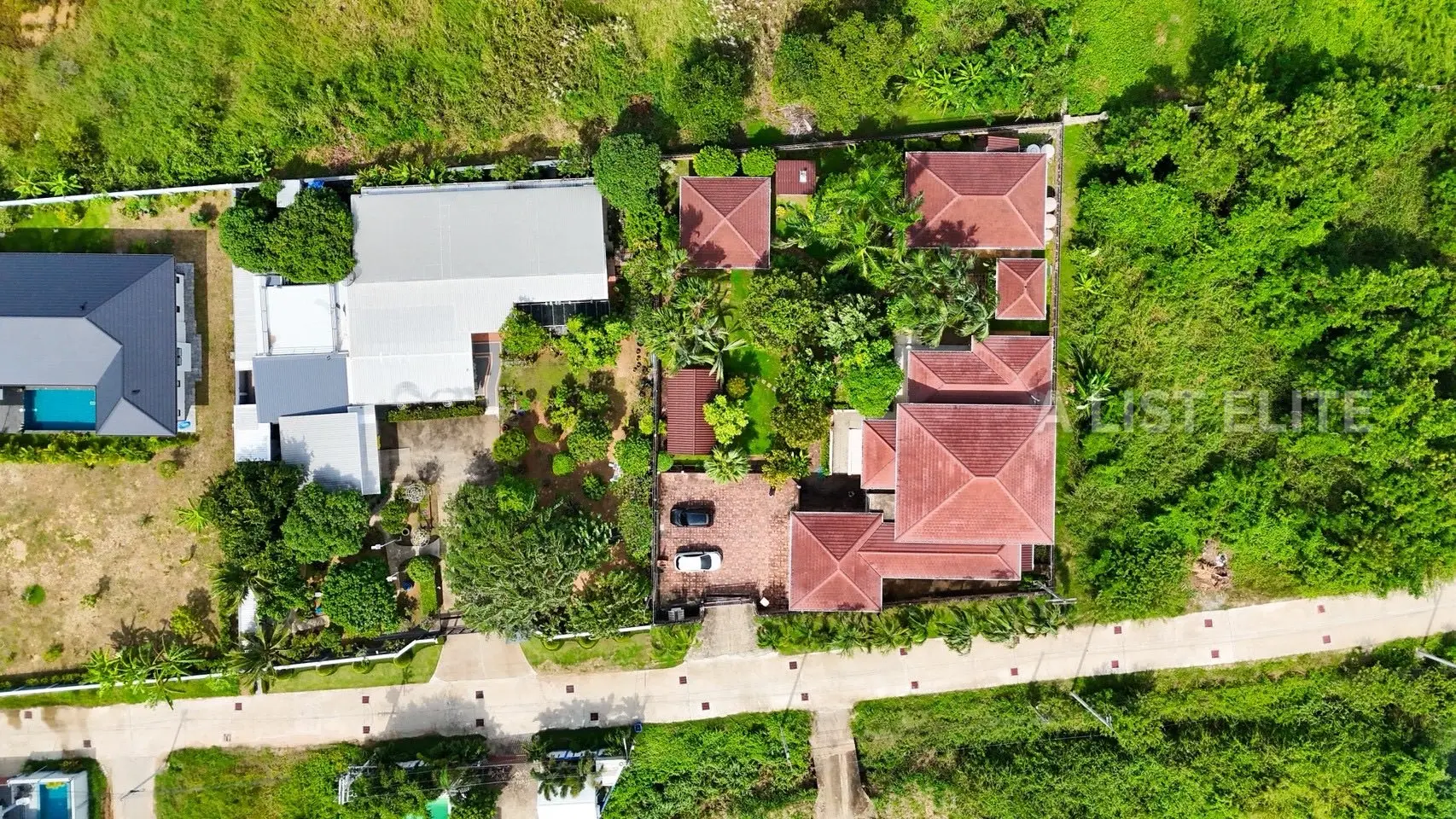 บ้านหรู 4 ห้องนอน 4 ห้องน้ำ บางเสร่ พัทยา