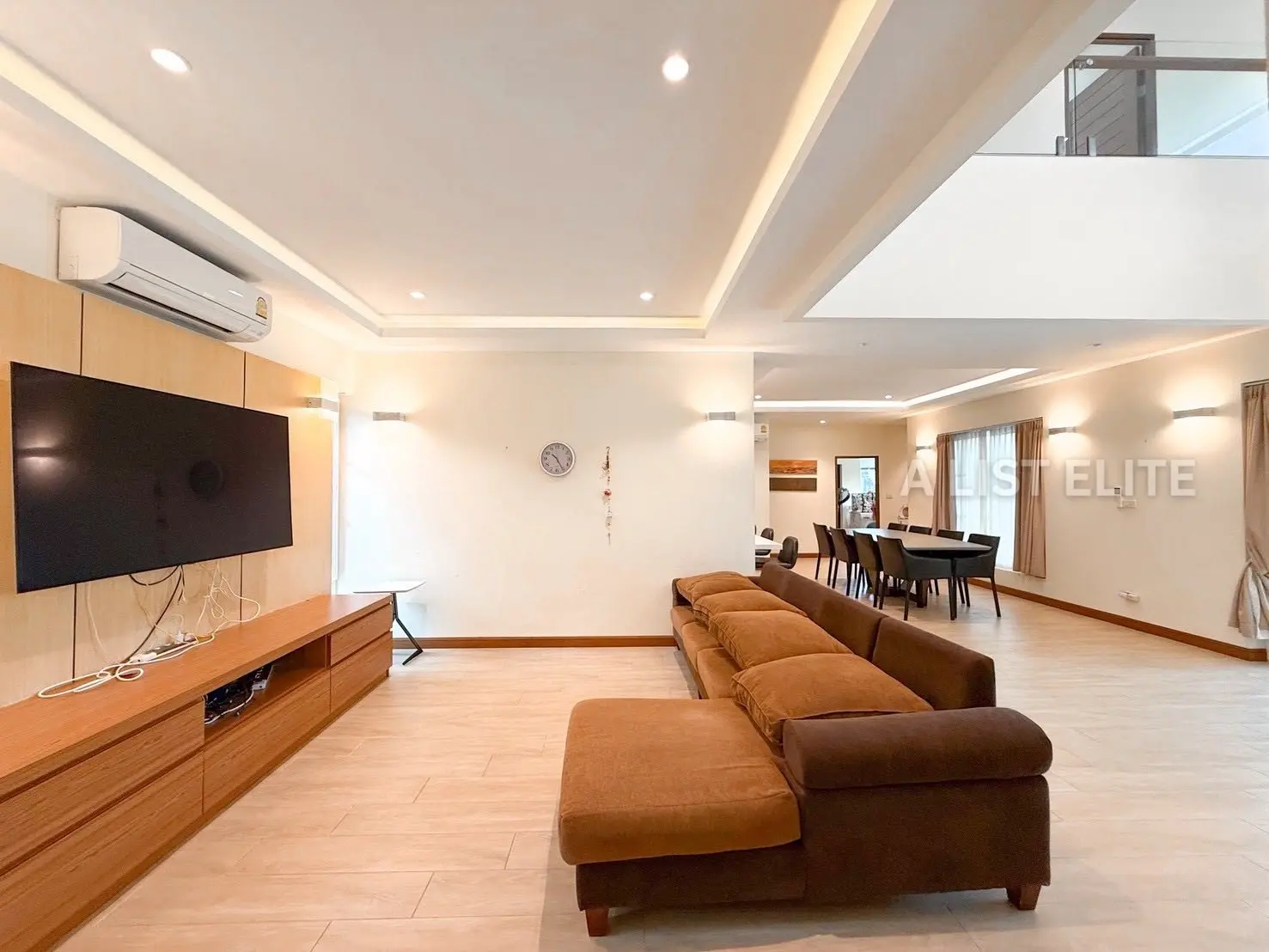 บ้านหรู 4 ห้องนอน 4 ห้องน้ำ บางเสร่ พัทยา