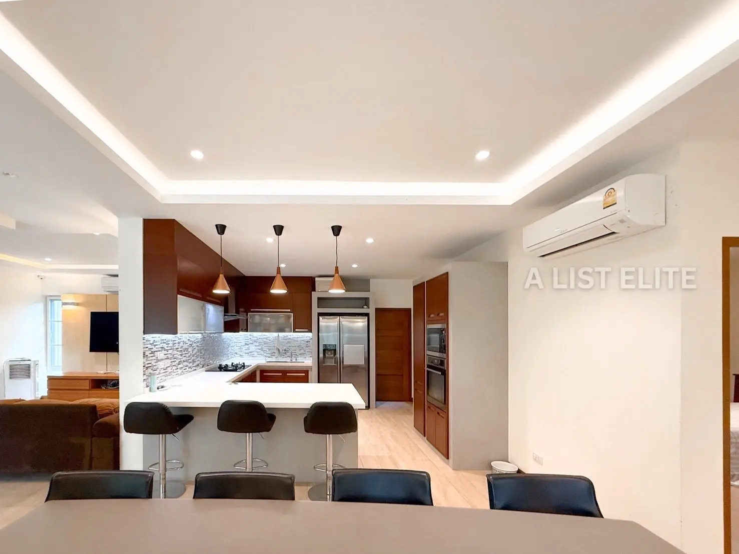 บ้านหรู 4 ห้องนอน 4 ห้องน้ำ บางเสร่ พัทยา