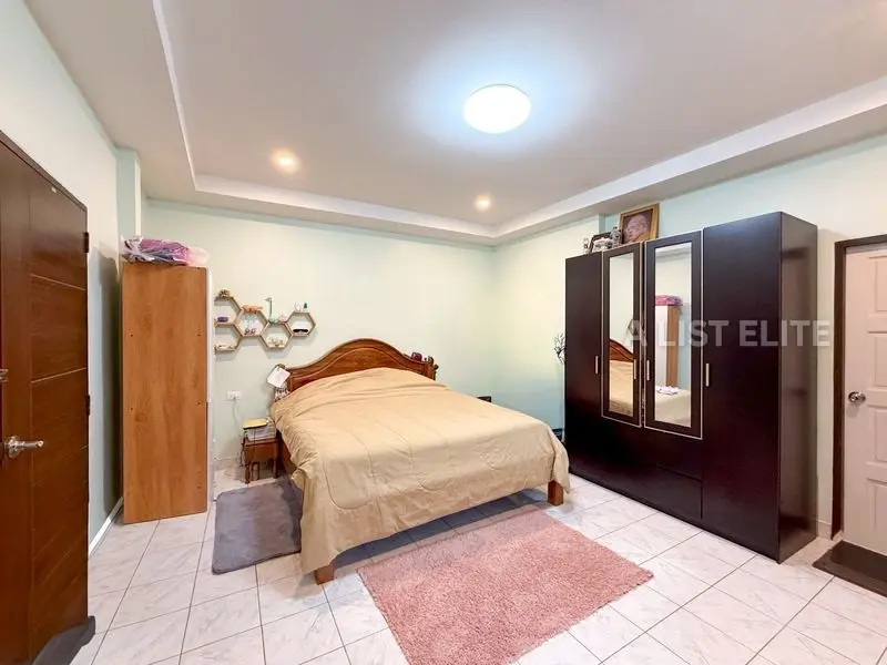 Pattaya land and house village