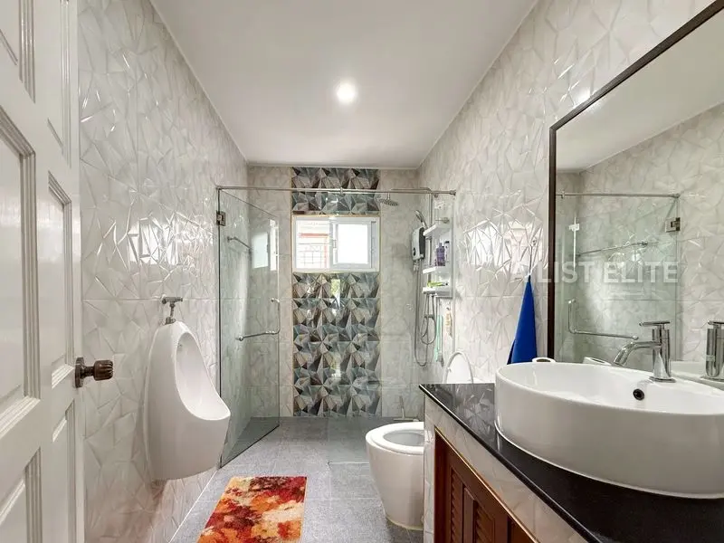 Pattaya land and house village