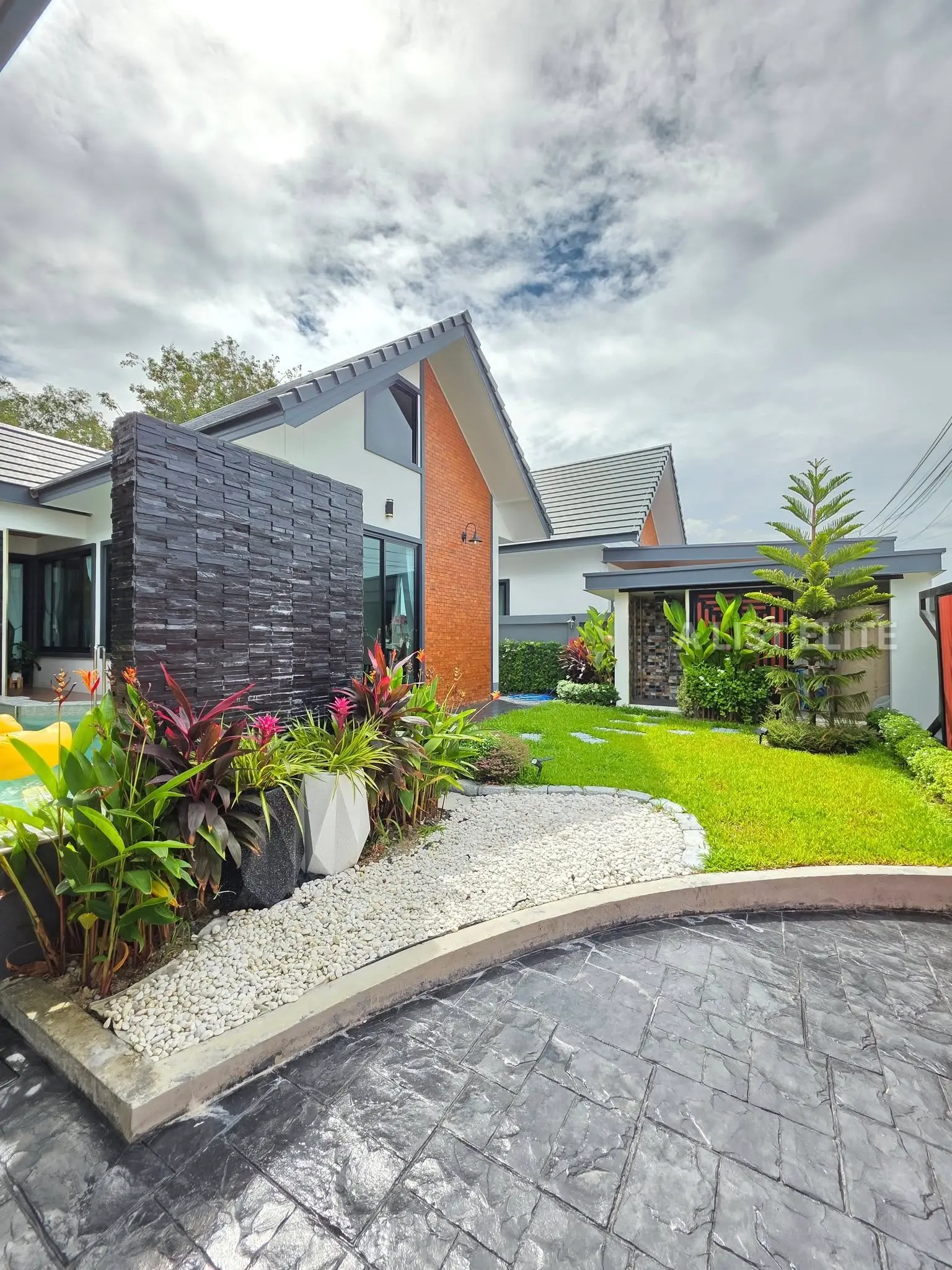 ขายพูลวิลล่า 3 ห้องนอน 4 ห้องน้ำ พัทยา ใกล้อ่างมาบประชัน