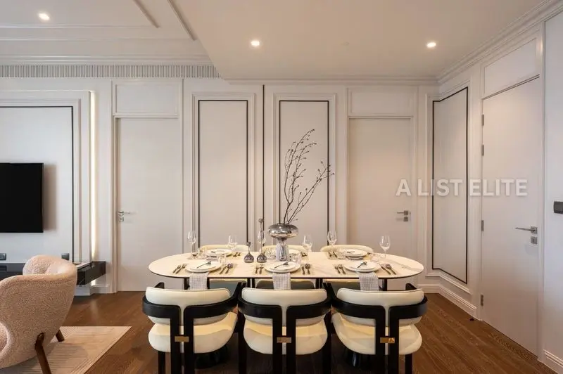 3 Bedroom 3 Bathroom Condo in Muniq Langsuan, Bangkok