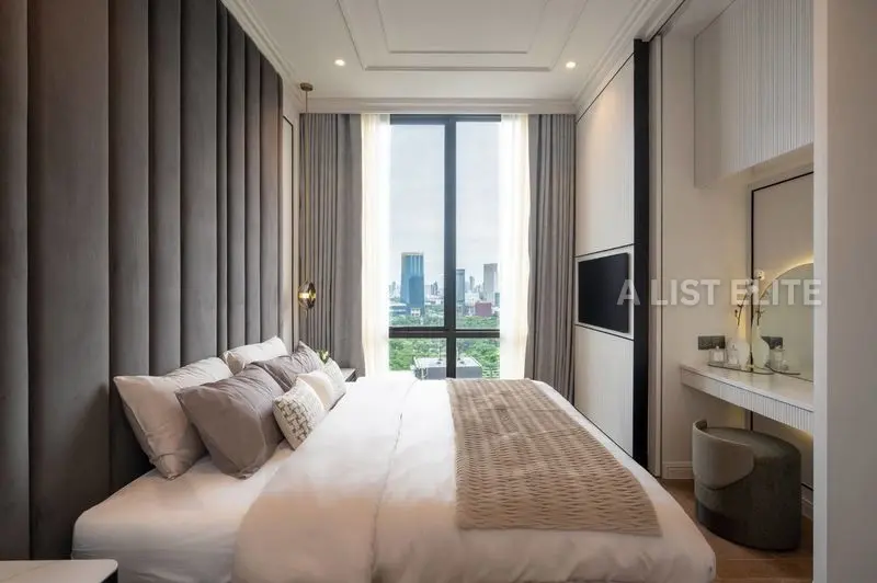 3 Bedroom 3 Bathroom Condo in Muniq Langsuan, Bangkok