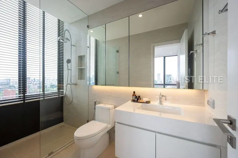 3 Bedroom 3 Bathroom Condo in Muniq Langsuan, Bangkok