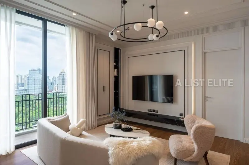 3 Bedroom 3 Bathroom Condo in Muniq Langsuan, Bangkok