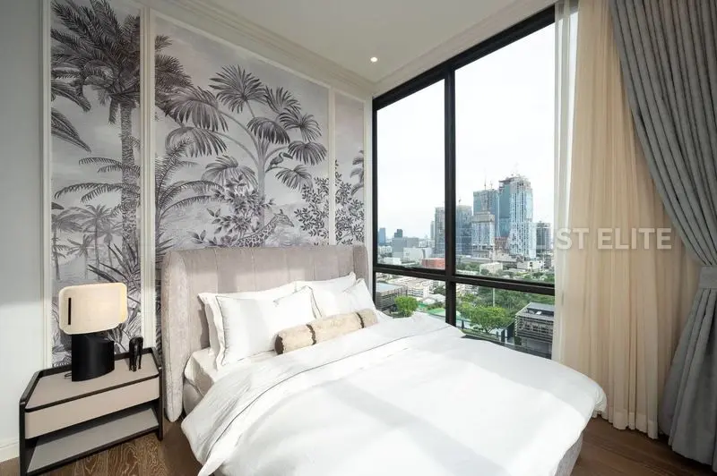 3 Bedroom 3 Bathroom Condo in Muniq Langsuan, Bangkok