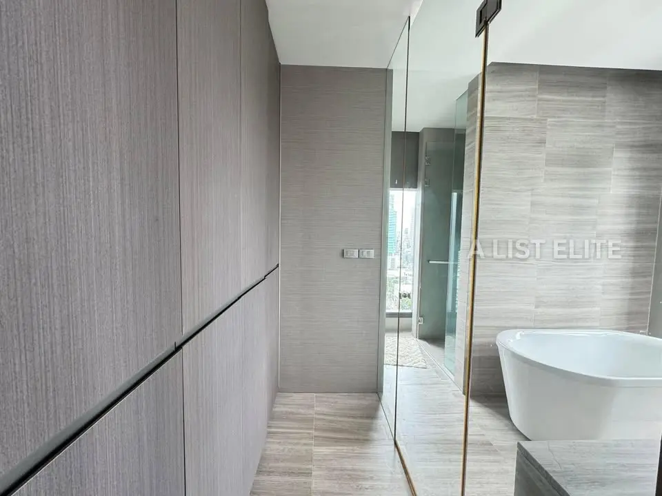 THE DIPLOMAT SATHORN