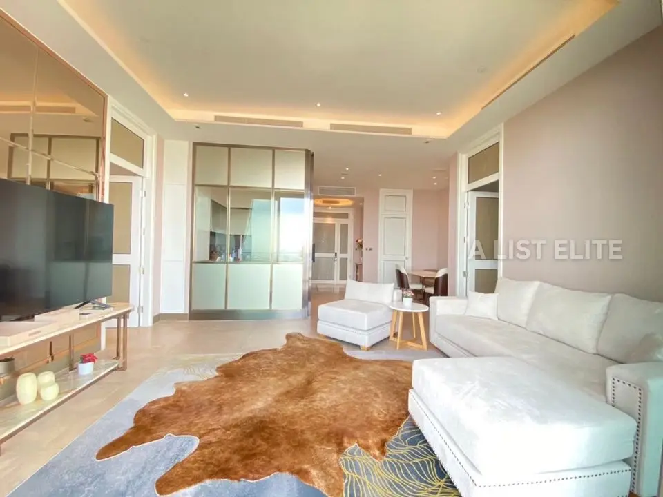THE RESIDENCES AT MANDARIN ORIENTAL