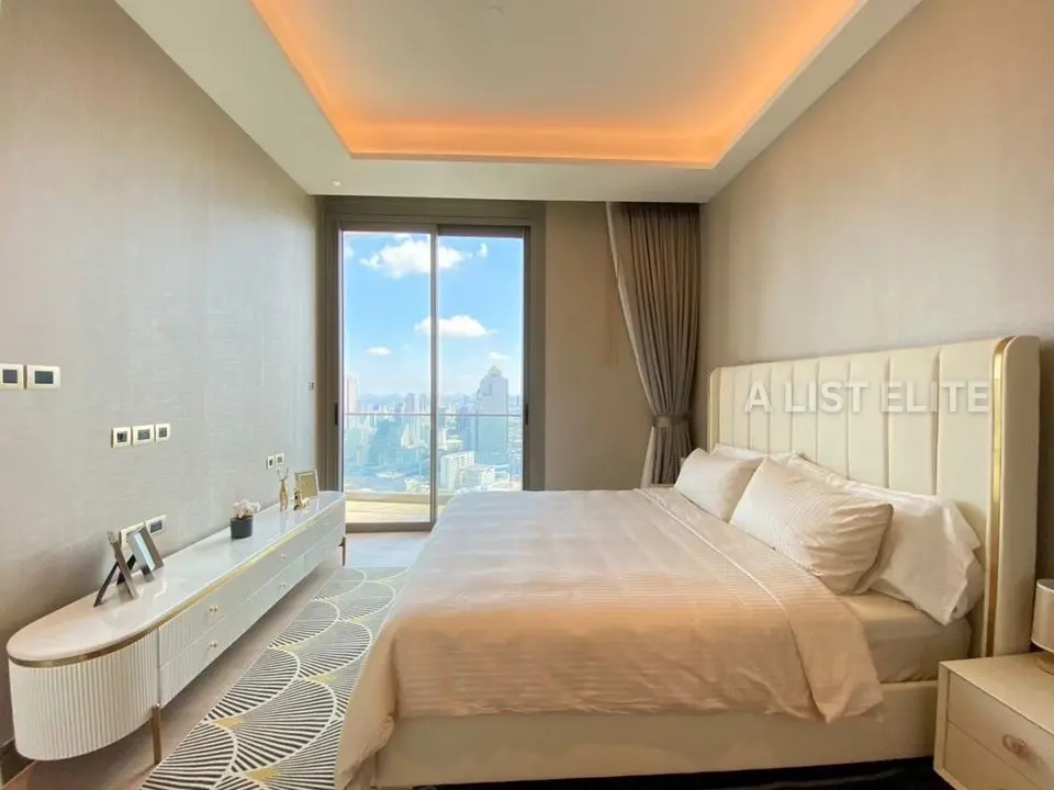 THE RESIDENCES AT MANDARIN ORIENTAL