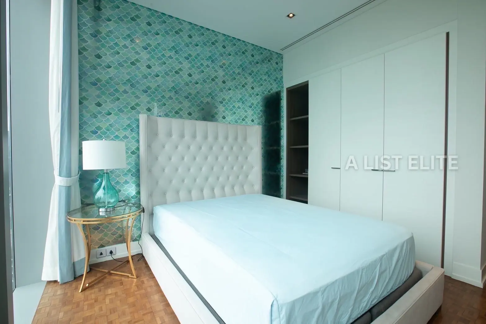 THE RITZ-CARLTON RESIDENCES