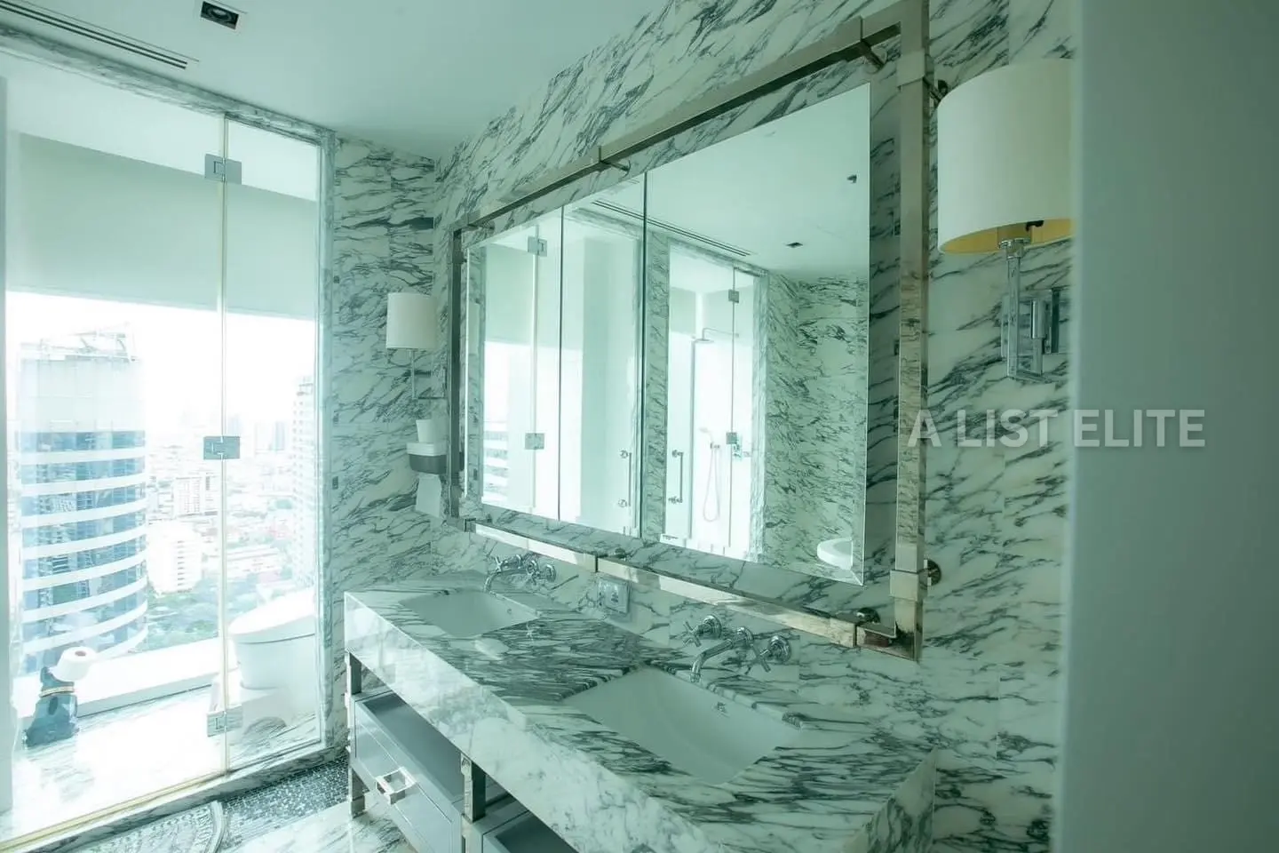 THE RITZ-CARLTON RESIDENCES